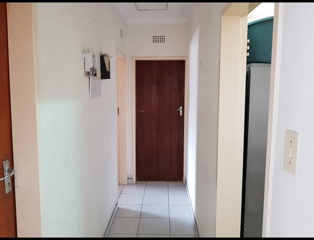 2 BEDROOM FLAT FOR SALE IN VEREENIGING CENTRAL